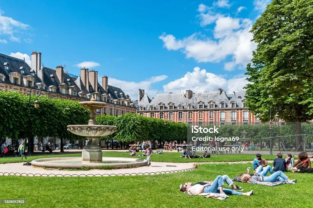 Appartement Au Centre Historique De Paris